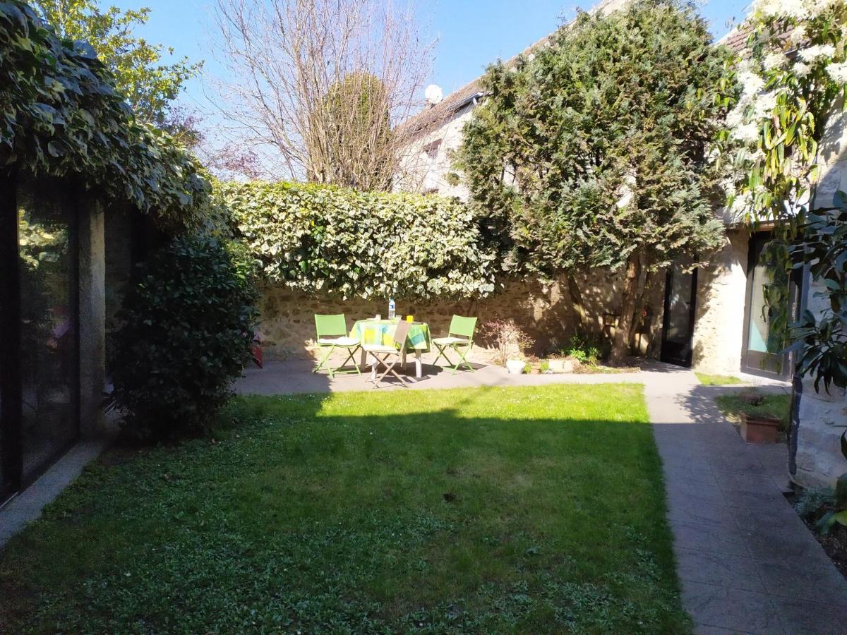 Le Nid D'Hirondelles Bed and Breakfast Perthes-en-Gatinais Εξωτερικό φωτογραφία